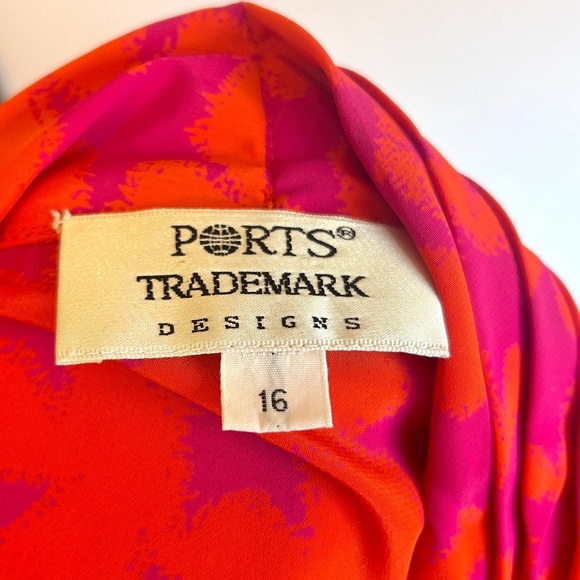 1980s Ports Trademark Designs Hong Kong Star Print Blouse and Skirt Set - Picture 11 of 12